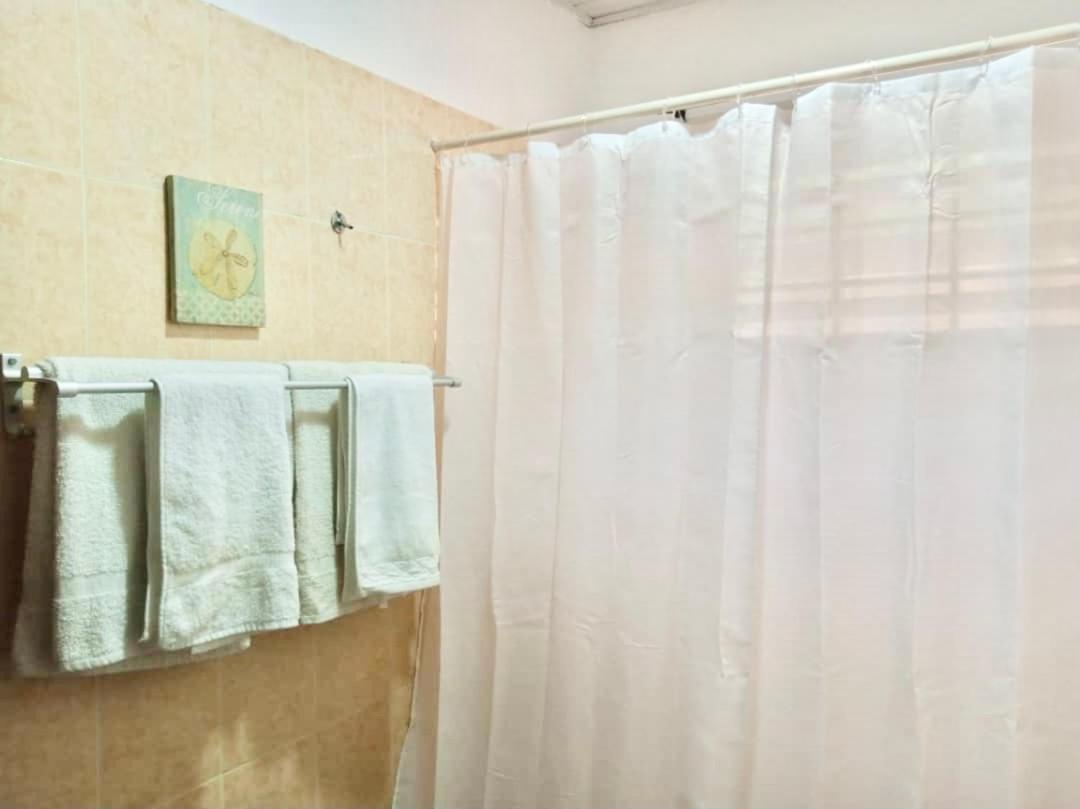 Marrets International Hotel - "Express" كيب كوست المظهر الخارجي الصورة